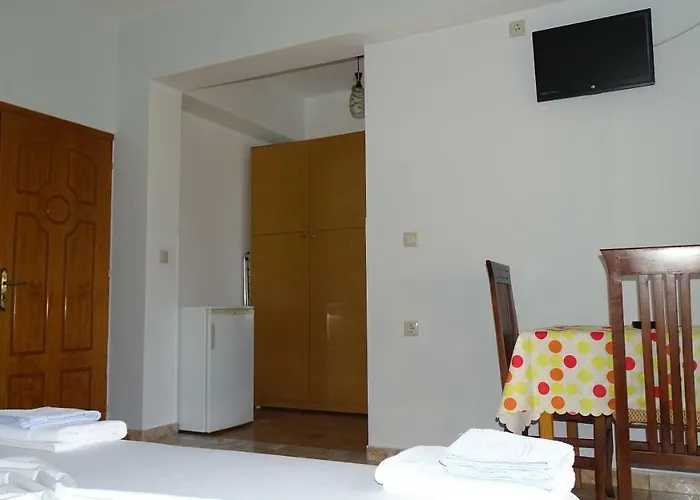 Konukevi Mondi Ksamil